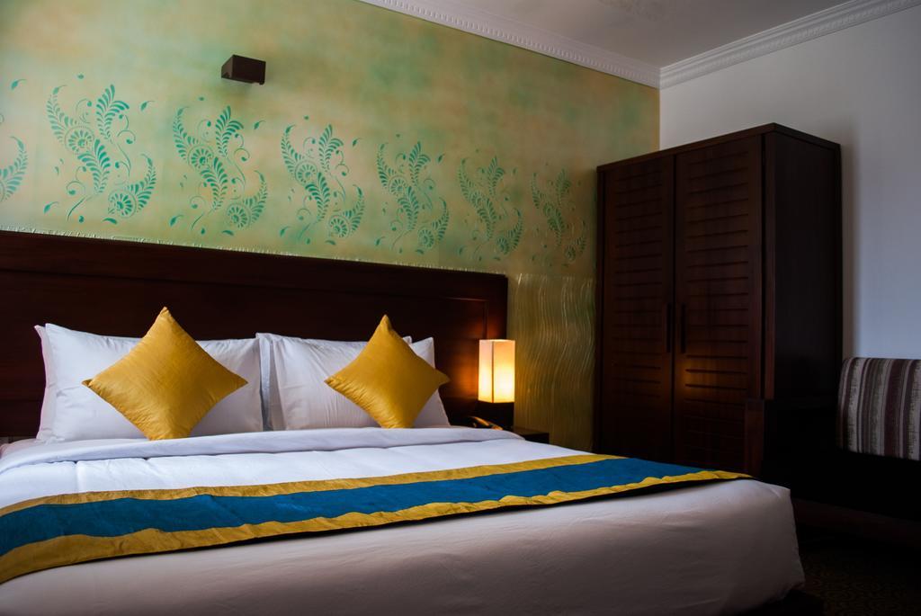 Ceylon City Hotel,Kolombo Bagian luar foto