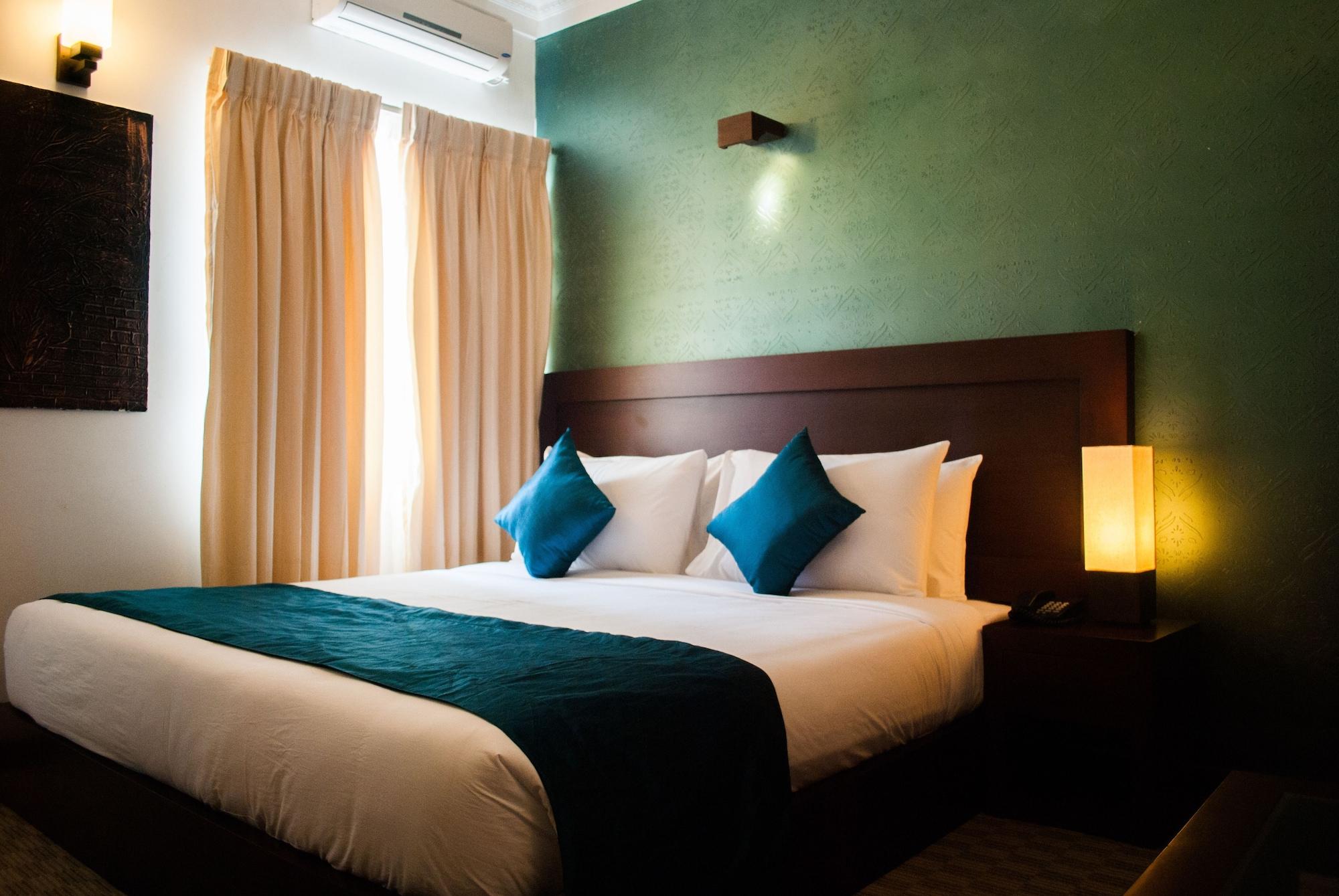 Ceylon City Hotel,Kolombo Bagian luar foto