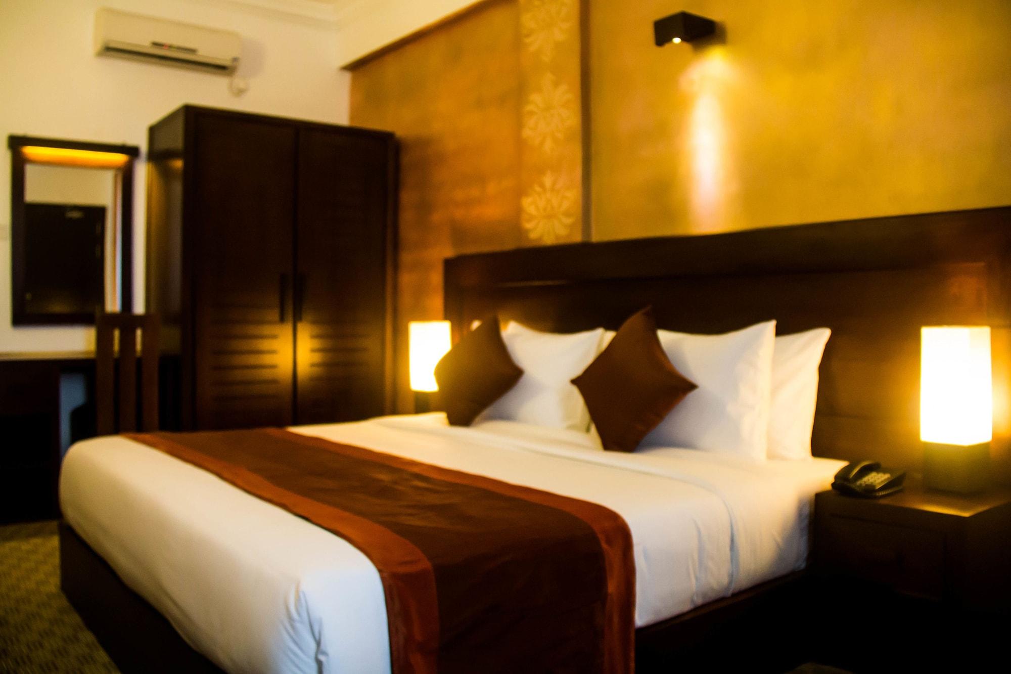 Ceylon City Hotel,Kolombo Bagian luar foto